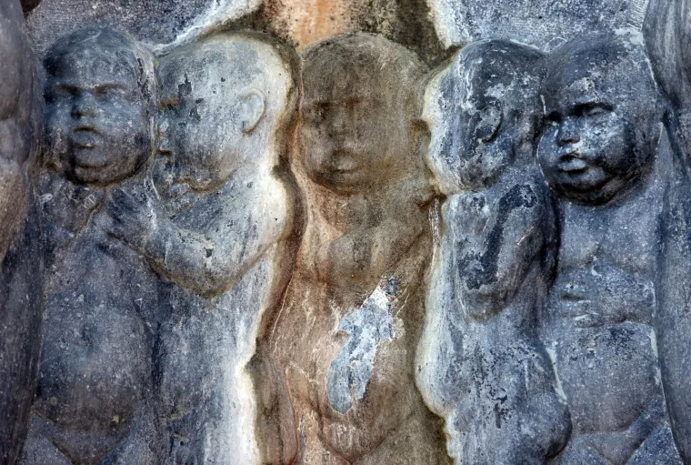 Nepoznati vandali o&scaron;tetili spomenik Ivana Me&scaron;trovića Vrelo života