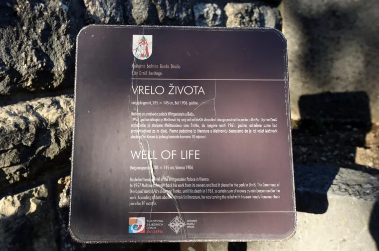 Nepoznati vandali o&scaron;tetili spomenik Ivana Me&scaron;trovića Vrelo života