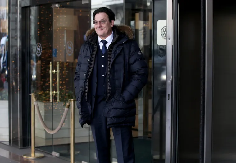 Dolazak članova u hotel Sheraton na skup&scaron;tinu HNS-a