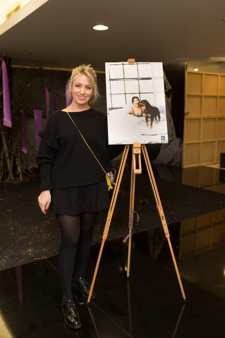 Poznati se uvukli u krevet i pozirali s psima i macama u projektu za pomoć napu&scaron;tenim ljubimcima