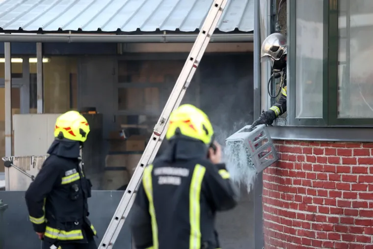 Požar na dimnjaku zimske terase pivnice Zlatni medo u Savskoj ulici
