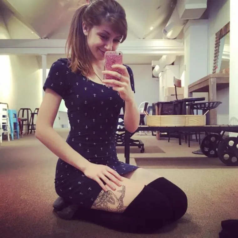 U BLAGDANSKOM RUHU: Za Božić odjenule duge seksi čarape, i ne puno toga vi&scaron;e