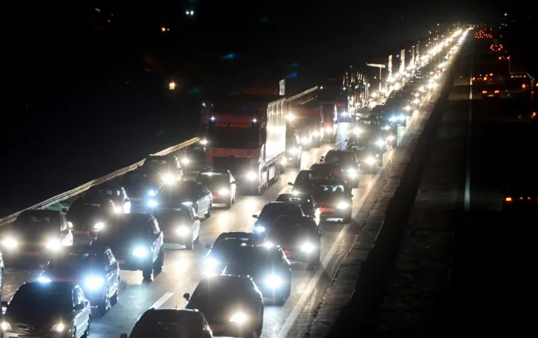 PROMETNI KAOS NA ZAGREBAČKOJ OBILAZNICI: Nepregledne kolone, zastoji, čekanja... Planirali ste krenuti na put? Razmislite jo&scaron; jednom