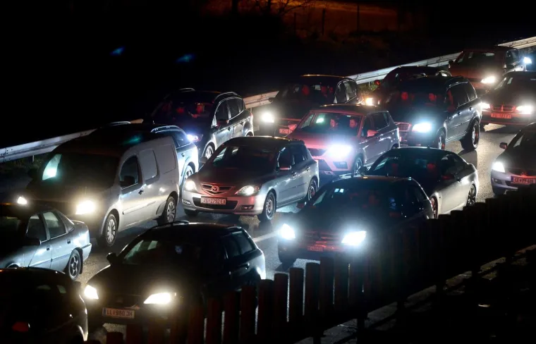 PROMETNI KAOS NA ZAGREBAČKOJ OBILAZNICI: Nepregledne kolone, zastoji, čekanja... Planirali ste krenuti na put? Razmislite jo&scaron; jednom