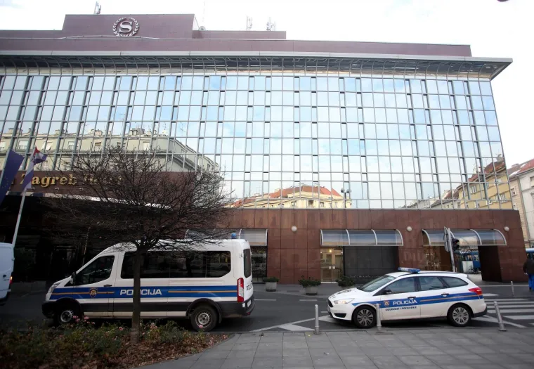 JAKO POLICIJSKO OSIGURANJE ZA SKUP&Scaron;TINARE HNS-A: Sjednica u Sheratonu pod budnim okom brojnih pripadnika snaga reda i mira