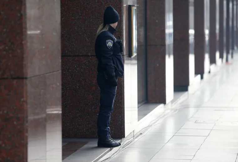 JAKO POLICIJSKO OSIGURANJE ZA SKUP&Scaron;TINARE HNS-A: Sjednica u Sheratonu pod budnim okom brojnih pripadnika snaga reda i mira