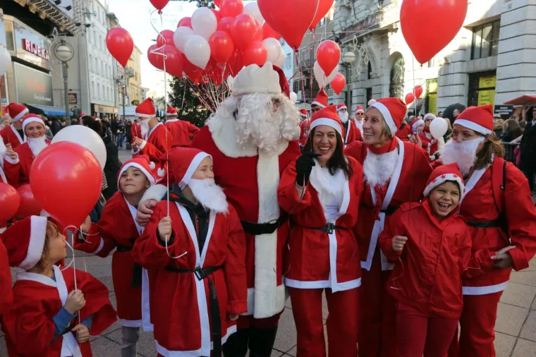 Utrka djedica na Korzu: kao jedan od njih obukao se i Vojko Obersnel