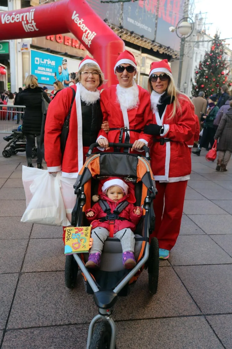 DJEDOVI BOŽIĆNJACI PREPLAVILI CENTAR RIJEKE: Prepoznajete li tko je ispod ove brade?