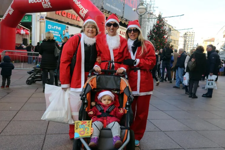 DJEDOVI BOŽIĆNJACI PREPLAVILI CENTAR RIJEKE: Prepoznajete li tko je ispod ove brade?