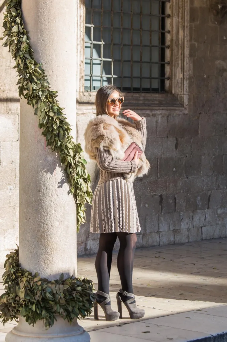 Aktraktivne dame učinile Stradun jo&scaron; ljep&scaron;im: pogledajte kako je izgledao Badnjak na ulicama Dubrovnika