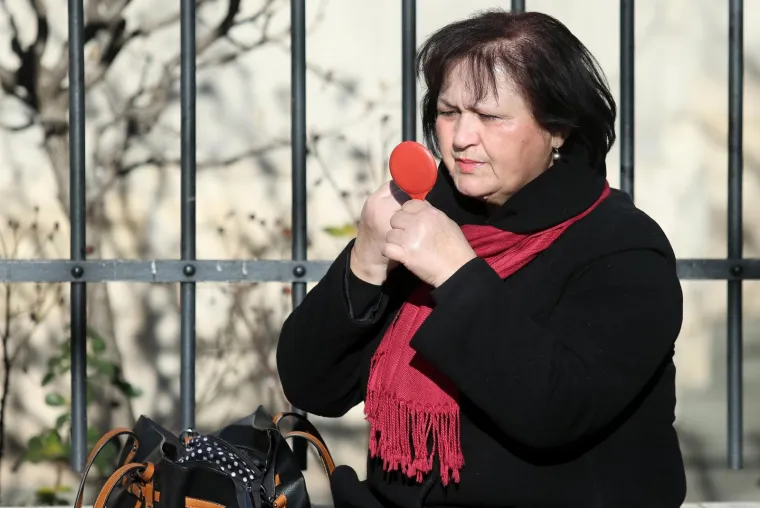 VESELI BADNJAK U METROPOLI: Kolači su, izgleda, gotovi, jer na terasama se tražilo mjesto vi&scaron;e