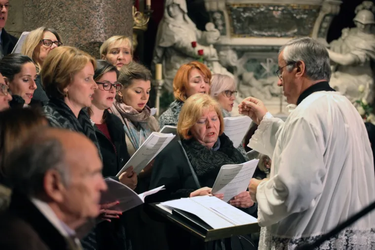 24.12.2017.,Split - Peristil. Katedrala Svetog Duje. Splitsko-makarski nadbiskup mons. Marin Bari&scaron;ić predvodio svečano euharijstisko misno bozićno slavlje, tradicionalnu polnoćku u splitskoj prvostolnici Svetog Dujma.