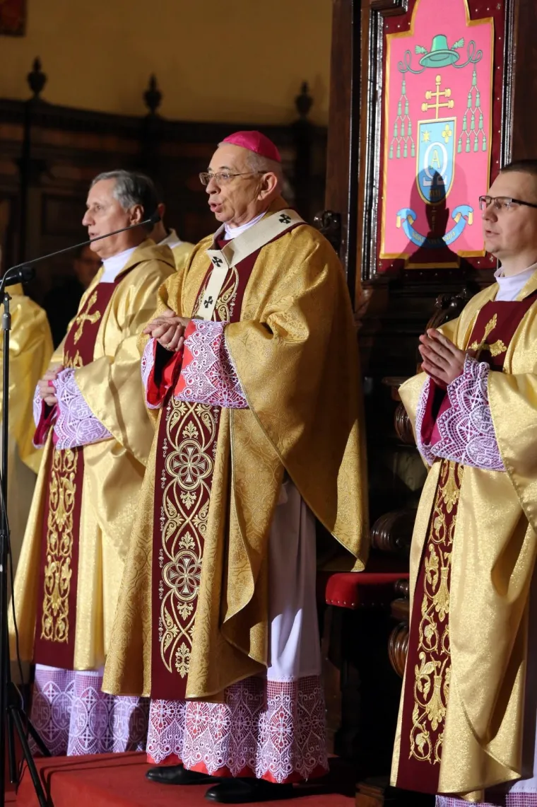 25.12.2017. Rijeka - SveČanu bozićnu misu polnoćku u katedrali Svetog Vida predvodio je nadbiskup msgr. Ivan Devčić.