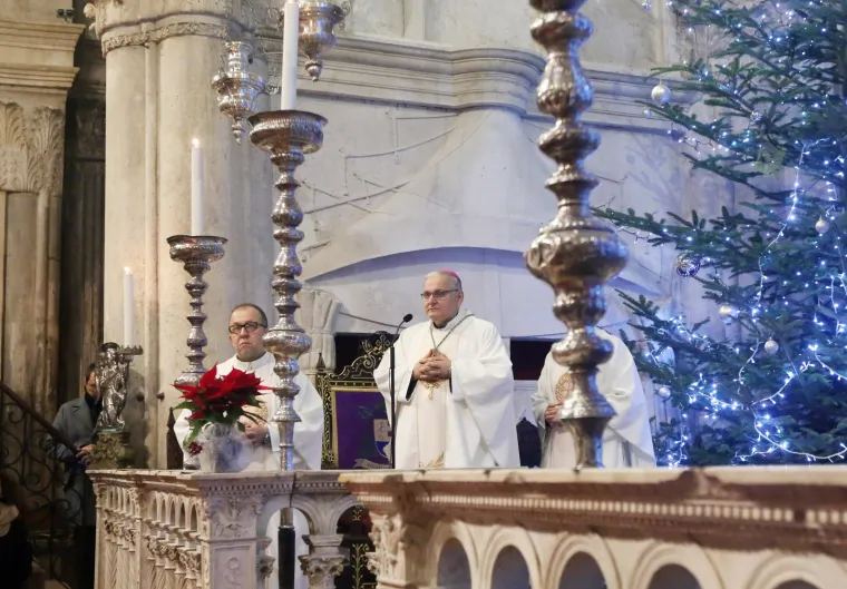 Polnoćka u katedrali Svetog Jakova u Šibeniku