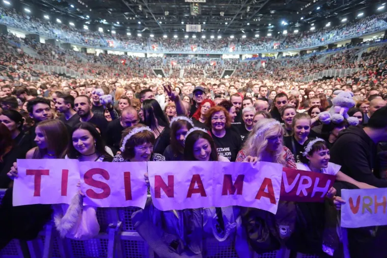 BALA&Scaron;EVIĆ NAPUNIO ARENU DO POSLJEDNJEG MJESTA: 'Panonski mornar' opet odu&scaron;evio fanove: 'Ti si nama vrh vrhova'