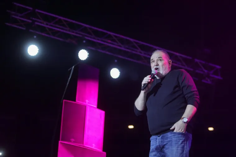 'Panonski mornar' vi&scaron;esatnim je nastupom odu&scaron;evio brojne obožavatelje koji su do vrha napunili najveću hrvatsku dvoranu.