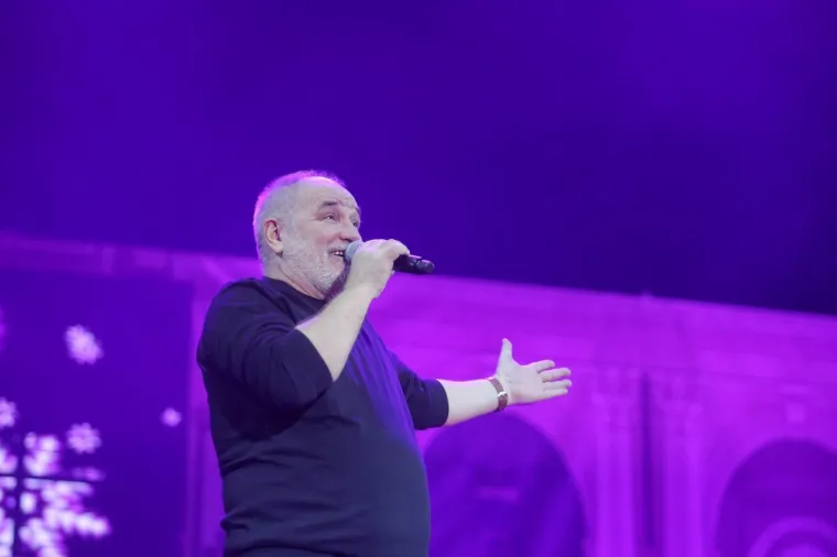 BALA&Scaron;EVIĆ NAPUNIO ARENU DO POSLJEDNJEG MJESTA: 'Panonski mornar' opet odu&scaron;evio fanove: 'Ti si nama vrh vrhova'