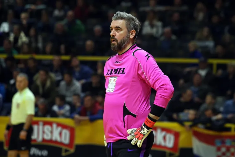TURNIR ČETIRI KAFIĆA, LEGENDE NA OKUPU: Olić, Pršo, Prosinečki, Stanić, Pletikosa, Šimić... opet obukli dresove