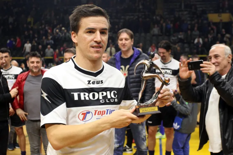 TURNIR ČETIRI KAFIĆA, LEGENDE NA OKUPU: Olić, Pršo, Prosinečki, Stanić, Pletikosa, Šimić... opet obukli dresove