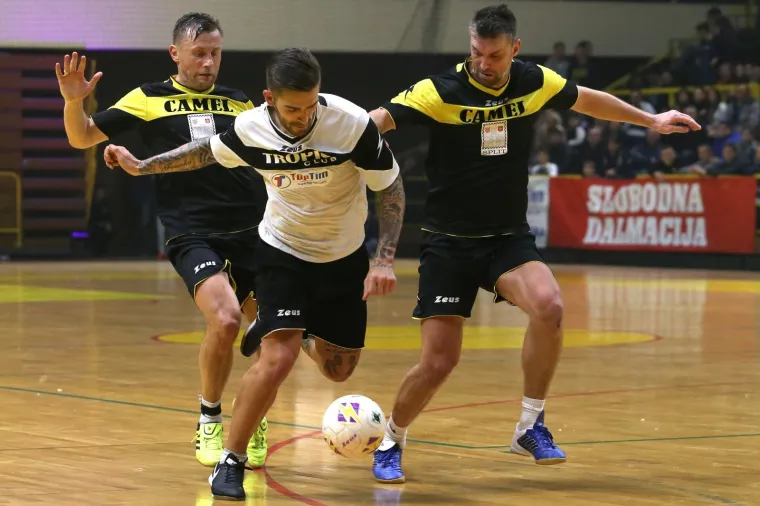 TURNIR ČETIRI KAFIĆA, LEGENDE NA OKUPU: Olić, Pr&scaron;o, Prosinečki, Stanić, Pletikosa, &Scaron;imić... opet obukli dresove