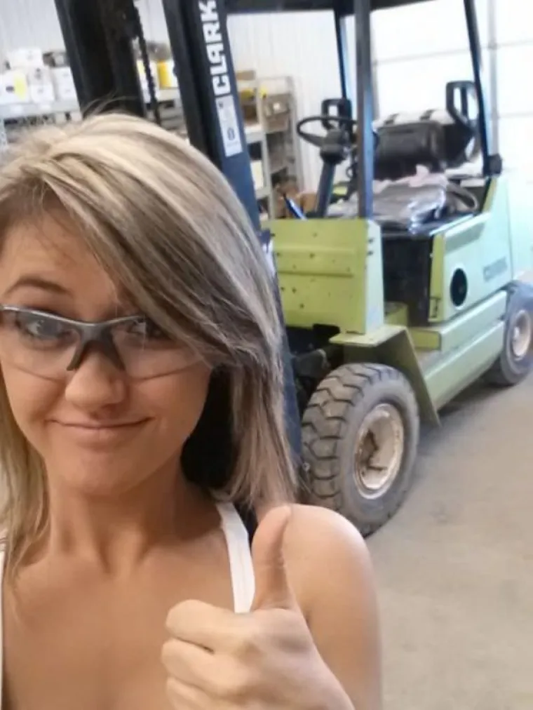 EVO &Scaron;TO STVARNO RADE NA  DOMJENKU: To &scaron;to su na poslu nije razlog da se suzdrže od skidanja