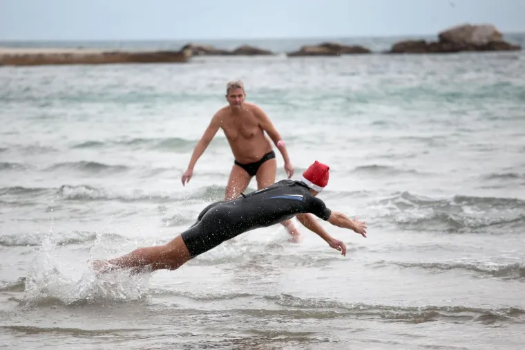 ZAIGRALI PICIGIN NA BAČVICAMA NA BLAGDAN SV. STJEPANA: Najupornije Splićane nije omelo ružno vrijeme...