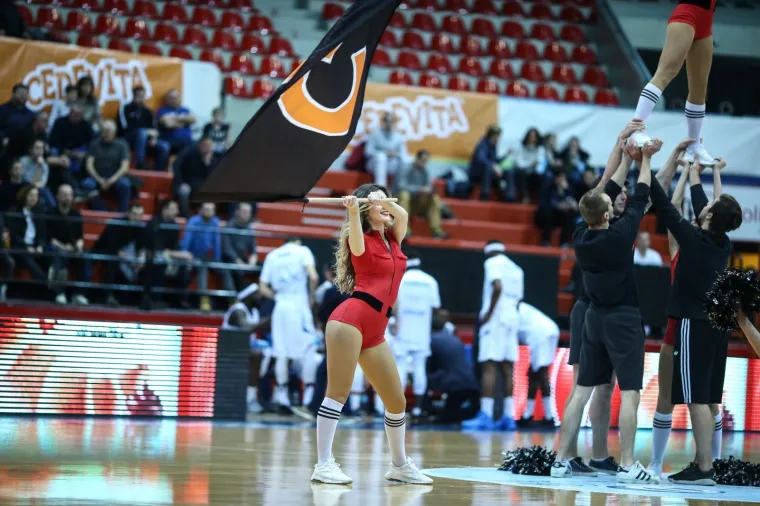 CEDEVITA&Scaron;ICE ZAPALILE DVORANU: Vatrene plesačice odu&scaron;evile publiku svojim vje&scaron;tinama