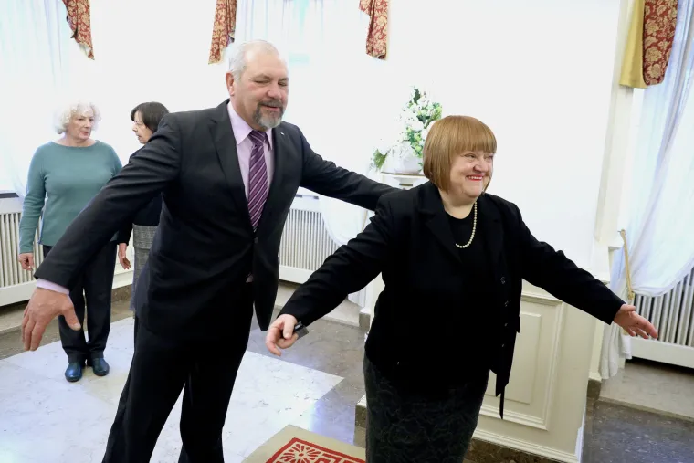 Njima je zabavno, a mladi bježe iz Hrvatske: dok pesimizam u državi cvate, u političkim foteljama vlada drugačija perspektiva