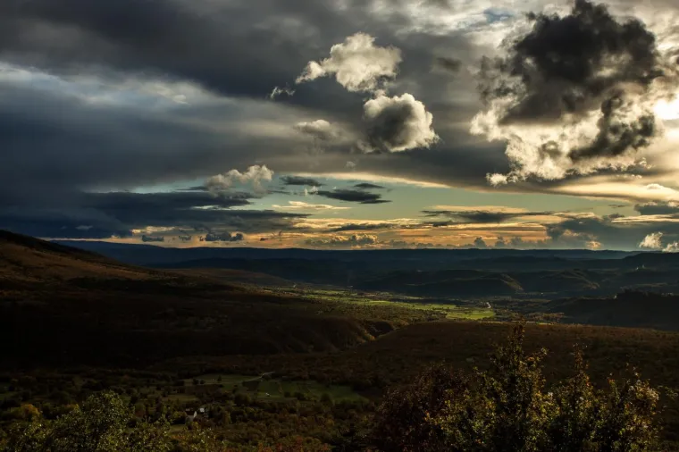 07.11.2017., Učka - Zagasite boje jeseni na obroncima Učke.