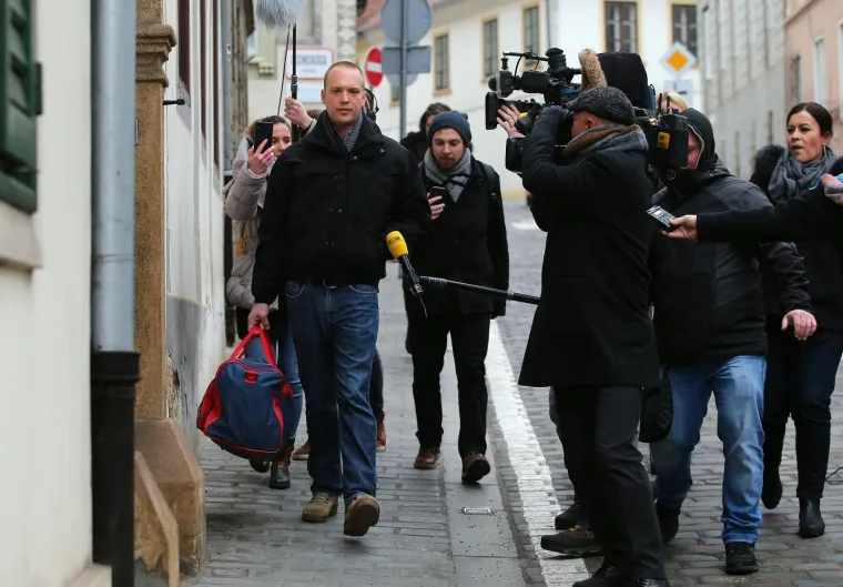 10.02.2017., Zagreb - Tomislav Saucha napustio je stan u Brezovačkoj 10 s putnom torbom.