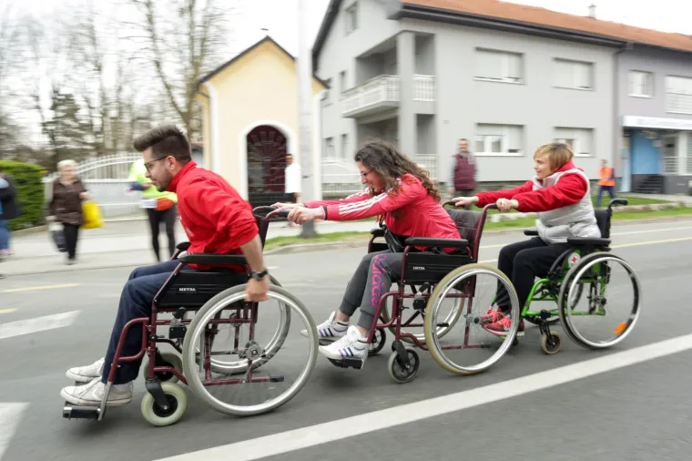 26.03.2017., Velika Gorica - 25. Turopoljska trka, promotivna utrka osoba s invaliditetom u kolicima.