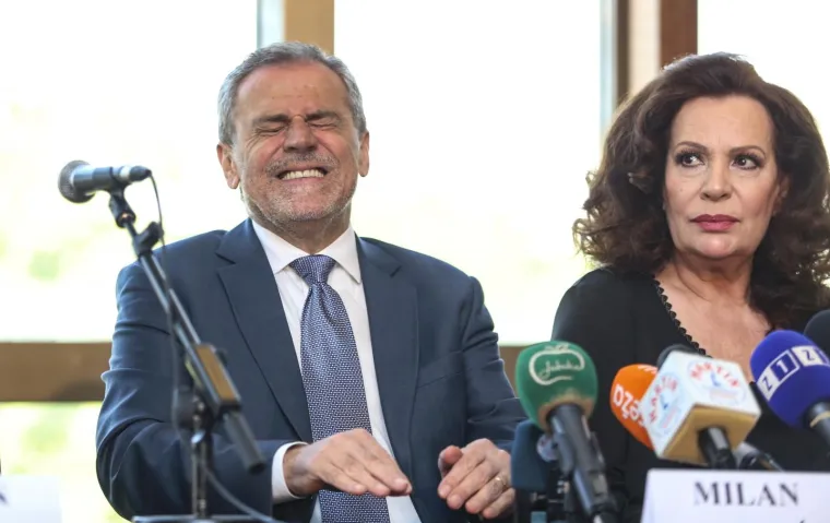 04.05.2017., Zagreb - U KD Vatroslav Lisinski održana je konferencija za medije povodom koncerta Radojke &Scaron;verko i Zagrebačke filharmonije  na kojoj je sudjelovao Dražen Siri&scaron;čević, Alan Bjelinski i gradonačelnik Milan Bandić koji je trpio velike bolove.