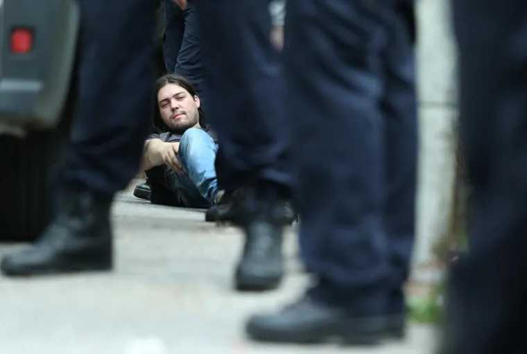 06.06.2017., Zagreb - Deložacija cijele zgrade u ulici Črnomerec 105 u kojoj se između ostalih nalazi i Ivan Pernar i Branimir Bunjac.