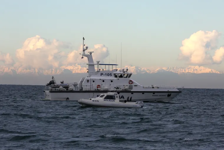 Napeto u Savudriji: ribari i policija na moru uz granicu sa Slovenijom