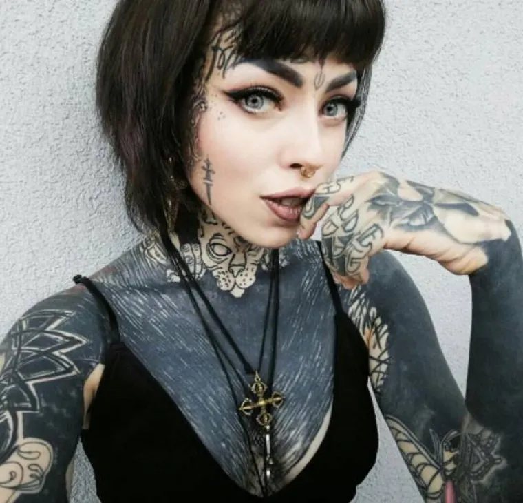 UREĐIVANJE TIJELA POPRIMILO STVARNO BIZARNE RAZMJERE: Imaju toliko tinte i metala na sebi da ih ni majka ne bi prepoznala