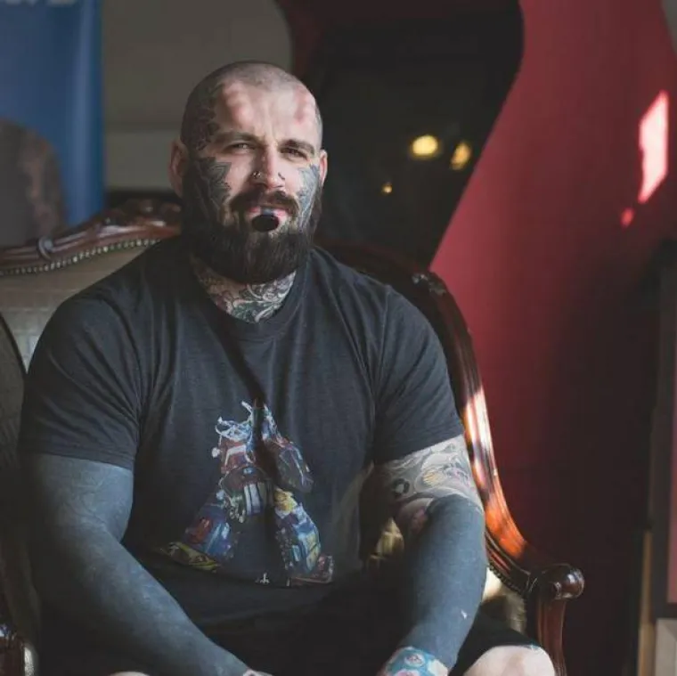 UREĐIVANJE TIJELA POPRIMILO STVARNO BIZARNE RAZMJERE: Imaju toliko tinte i metala na sebi da ih ni majka ne bi prepoznala