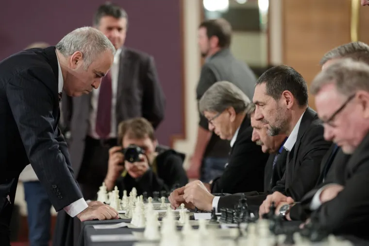 KASPAROV DOKAZAO TKO JE GAZDA: &Scaron;eks, Ćiro i Kotromanović nisu imali nikakve &scaron;anse protiv velemajstora