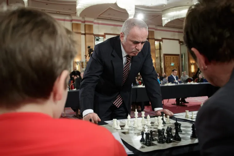 KASPAROV DOKAZAO TKO JE GAZDA: &Scaron;eks, Ćiro i Kotromanović nisu imali nikakve &scaron;anse protiv velemajstora