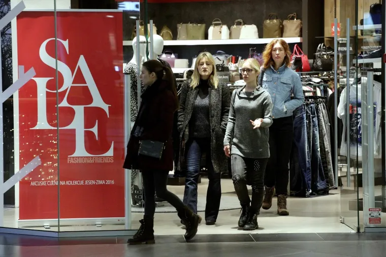 STRAVIČAN POŽAR U INDIJI: Buknuo požar u popularnom restoranu, poginulo 14 osoba