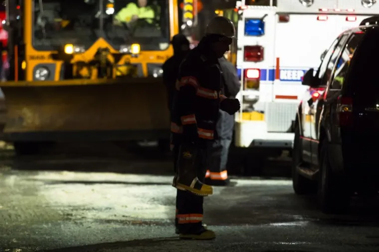 ZAPALILA SE ZGRADA U NEW YORKU: Poginulo najmanje 12 osoba, među njima i beba