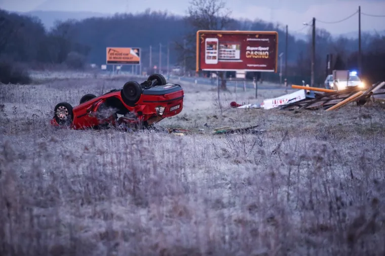 TE&Scaron;KA NESREĆA U DONJEM STUPNIKU: Uslijed izlijetanja automobila s kolnika smrno je stradala jedna osoba