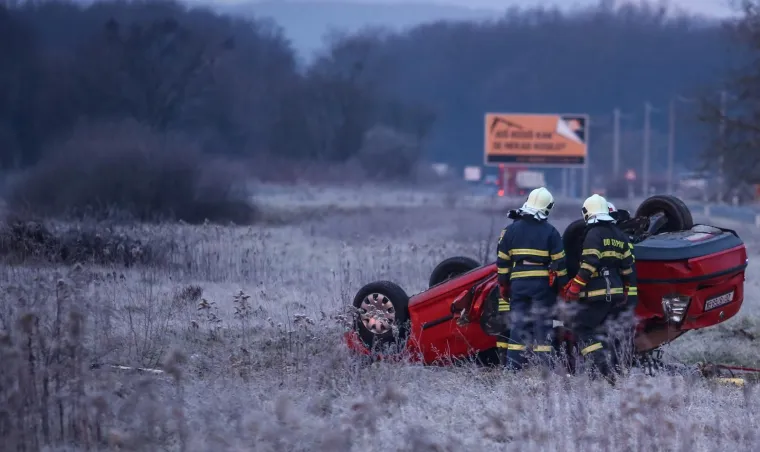 TE&Scaron;KA NESREĆA U DONJEM STUPNIKU: Uslijed izlijetanja automobila s kolnika smrno je stradala jedna osoba