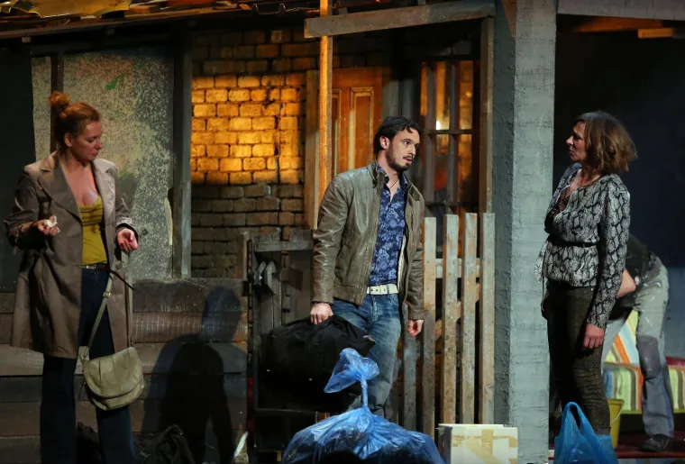 Sinoć je u HNK-u praizvedena predstava 'Ciganin, ali naljepši'.