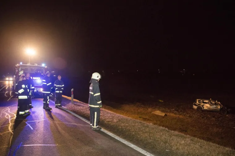 TRAGEDIJA KOD BELOG MANASTIRA: Automobilom sletio u kanal i poginuo, Renault je smrskan