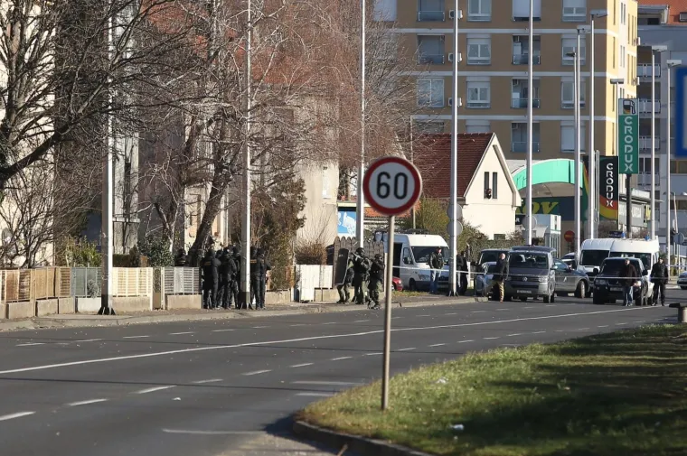BLOKADA U ZAGREBU: Muškarac se ubio nakon višesatnih pregovora s policijom