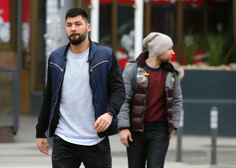 Okupila se rukometna reprezentacija i oti&scaron;la na zavr&scaron;ni dio priprema pred Europsko prvenstvo. Jedinu pripremnu utakmicu igraju ovaj petak, 5. siječnja od 20.30 sati. Tjedan dana kasnije otvaraju prvenstvo protiv Srbije.