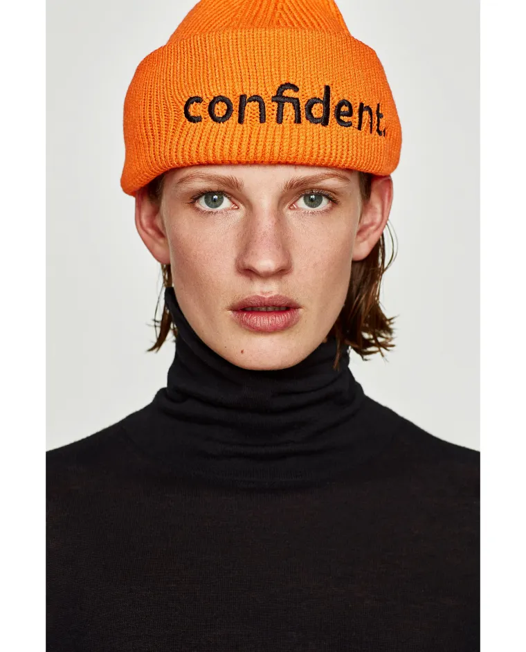 Beanie kapa s porukom, Zara, 49,90 kuna (snižena sa 79,90 kuna)