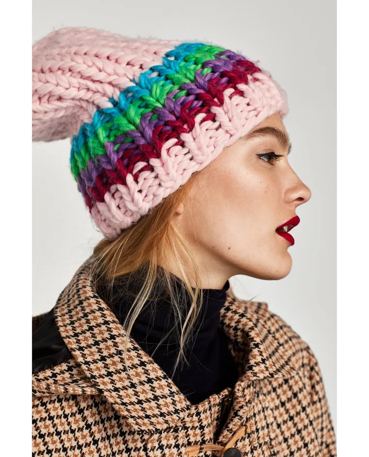 Šarena beanie kapa, Zara, 49,90 kuna (snižena sa 79,90 kuna)