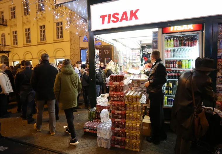 VELIKI VATROMET I KONCERT NA GLAVNOM ZAGREBAČKOM TRGU: Evo kako se dočekala 2018. godina u srcu hrvatske metropole