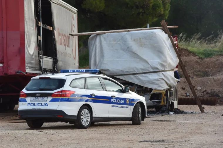 Vodice: prvog dana nove godine do&scaron;lo do požara na kamionu, policija utvrđuje okolnosti